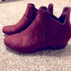 Burgundy ankle boots, Refresh sz 8